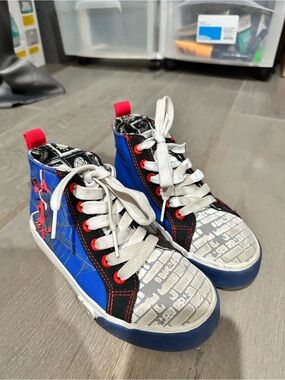 Kids shoes size 1